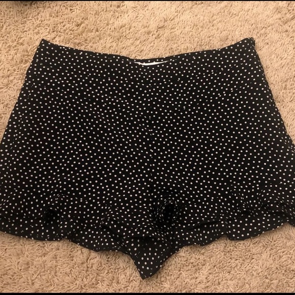 Zara polkadot ruffled hem shorts - Picture 3 of 5